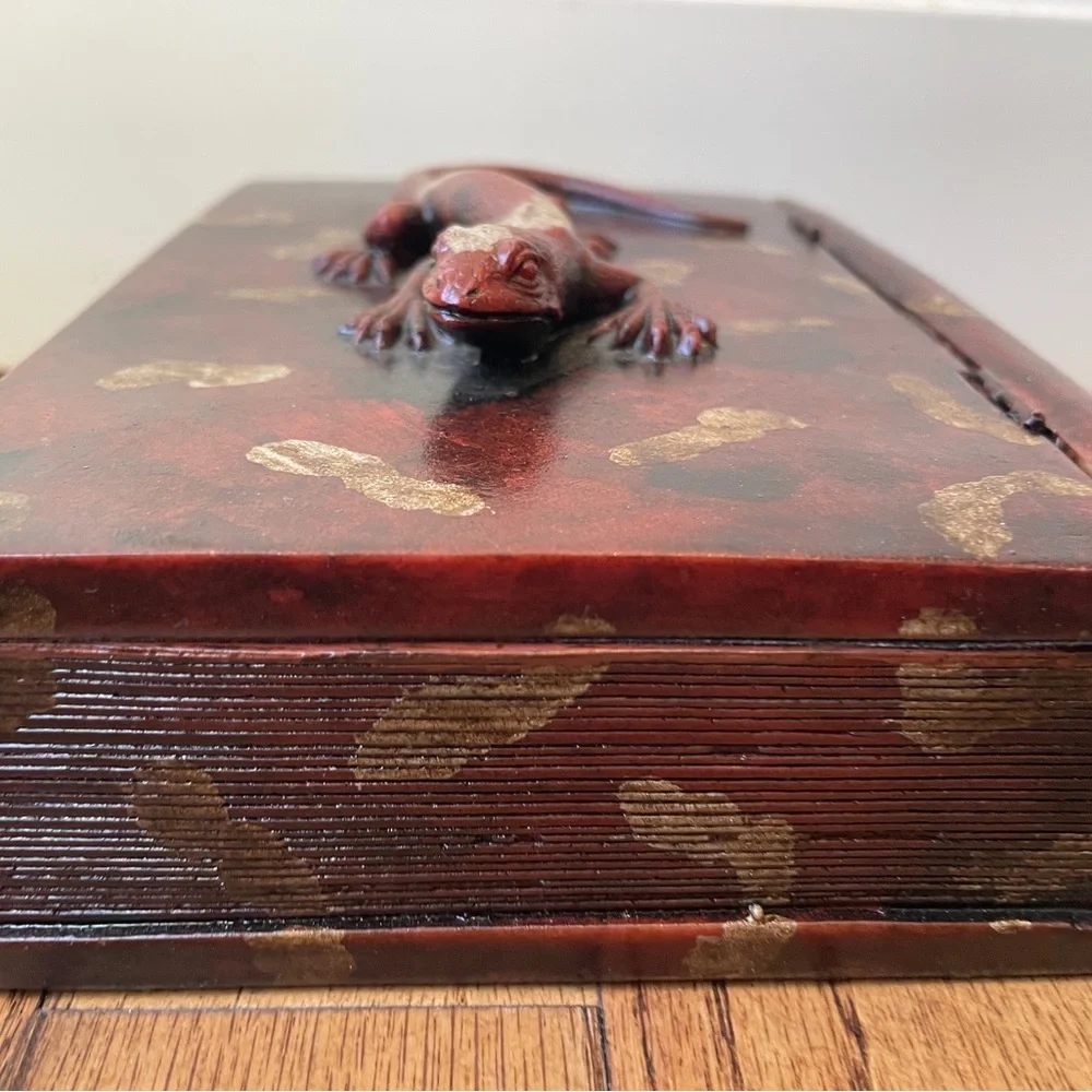 Hand Carved Lizard Wooden Keepsake Box Rustic Trinket Storage Decor